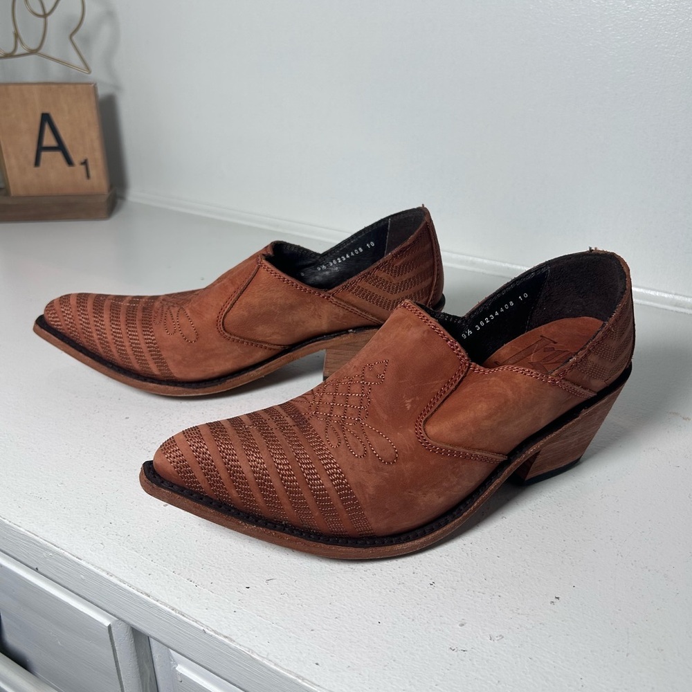 LIBERTY Black Western Booties Women’s 9.5 Handcrafted Leather Slip-On Ankle Boot